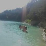 Жирный Прыгает В Воду
