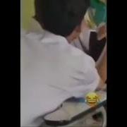 Bu Guru Cantik Kegedehan Payudarah Toge