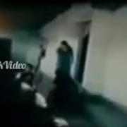 Эрини Дустига Сиктирган Аёл Кулга Тушди