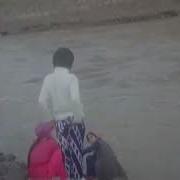 Ду Духтари Точик Дар Дарёи Сурхоб Гарки Об Мешаванд