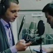Она Колиб Кизларга Тутилган Гуллар
