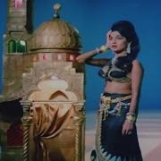 Parayi Hoon Parayi Meri Arzoo Na Kar