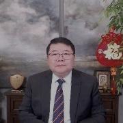 蛇年春晚穿帮潦草敷衍 洗脑现场大翻车 联邦法官冻结川普冻结拨款行政命令