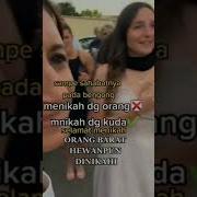 Manusia Wiwik Dengan Anjing