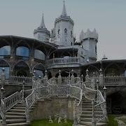 Mansions No One Wants To Buy For Any Price