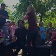 Девочка Француженка Поет И Танцует Вака Вака Шакира
