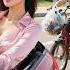 Trash Collector S Trike Outraces Beauty S Supercar Godlike System Awakens Heiresses Queue For His Em