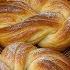 These Airy Buns Will Conquer Everyone A Simple Recipe For Puff Pastry Wreaths For Tea