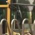 驚 校車駕駛遭解聘校園丟汽油彈洩憤