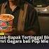 Bapak Bapak Tertinggal Bis Damri Gegara Beli Pop Mie