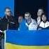 Президент Украины встал на колени
