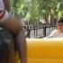 Родео Наездник усмирил механического быка Это было нелегко Bull Riding Mad Mechanical Bull