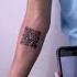 Тату на руке для парня QR код Оригинальная татуировка в графике от мастера Kot Tattoo Studio