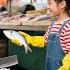 CEONever Touched Woman Until Saw This Hardworking Single Mom Cleaning Fish At Market Love Her Crazy