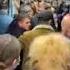 пассажиры толпой вступились за девушку к которой приставали бродатые мужчины с кавказским акцентом