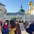 Иностранные туристы в православном месте